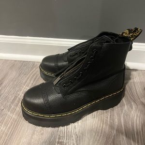DOC MARTENS size 9 ( Dr.Marten’s)